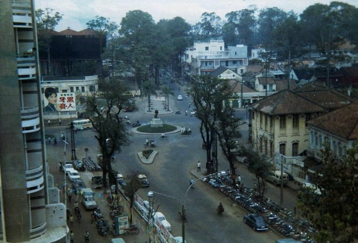 Ảnh chụp từ khách sạn Canberra Hotel Saigon. Ảnh. Stan Middleton.