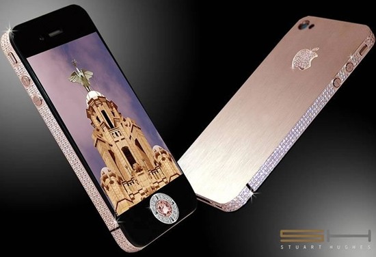 Hãng Stuart Hughes còn mạ kim cương lên mẫu iPhone 4 Diamond Rose Edition với 500 viên kim cương quanh thân máy, lưng máy được ốp vàng hồng, trong khi logo quả táo được mạ 53 viên kim cương. Nút Home được gắn kim cương hồng 7.4 carat. Hộp đựng được làm bằng đá granits hồng có lót da Nubuck có trọng lượng 7kg. Mẫu máy này có giá 8 triệu USD (tương đương 168 tỷ đồng).