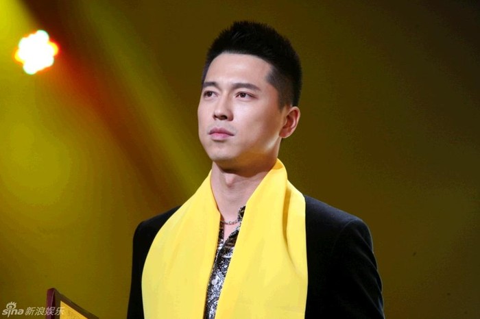 Nam diễn viên Vương Lôi nhận giải Nam diễn viên mới xuất sắc nhất.