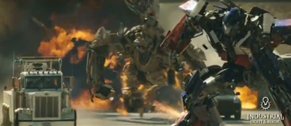 Hình ảnh Optimus Prime trong Transformers thật hùng dũng, oai phong.