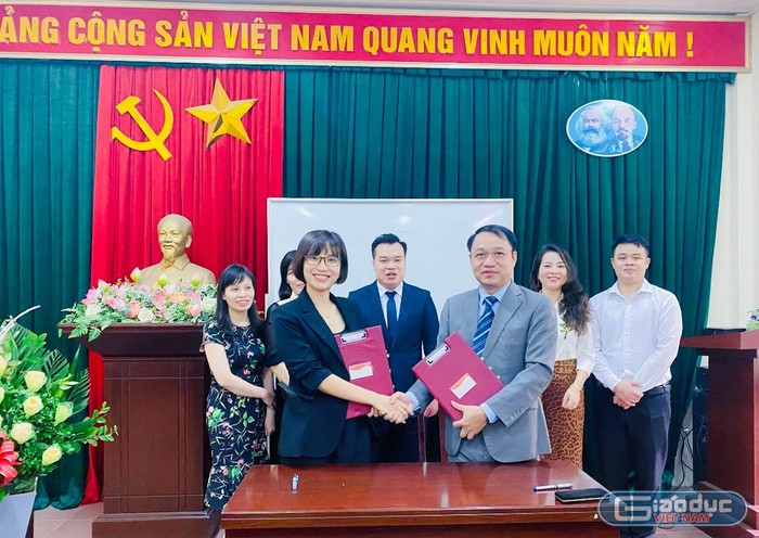 Trung tâm Hỗ trợ đào tạo và Cung ứng nhân lực, Bộ Giáo dục và Đào tạo đã ký kết Thỏa thuận hợp tác với Công ty Cổ phần Đào tạo VJM. (Ảnh C.K.A)