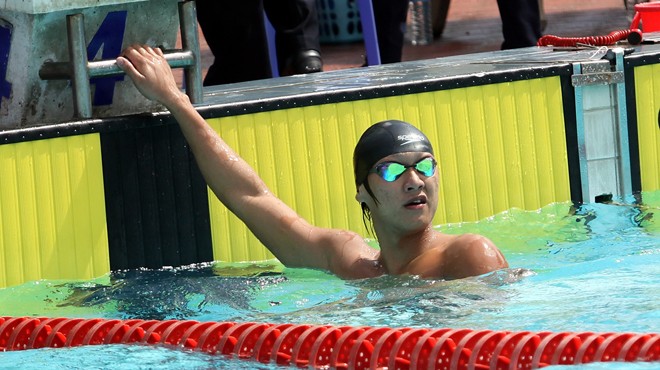Quý Phước trong ngày khai mạc Giải vô địch bơi toàn quốc 2012