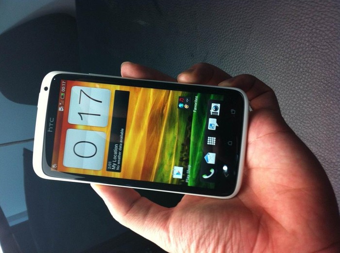 Không chỉ sở hữu chip 4 nhân và màn hình HD tuyệt đẹp. HTC One X còn mang trong mình giao diện Sense mới nhất của HTC. Giao diện này đã được HTC gọt dũa và trau chuốt hơn trước rất nhiều.