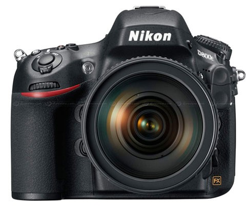 Nikon D800E (73,5 triệu đồng): Nikon vừa công bố D800 và D800E cách đây vài ngày. Trong đó, D800E có giá cao hơn, máy sở hữu cảm biến có đôi chút thay đổi với bộ lọc chống răng cưa trên ảnh mang tên anti-aliasing.