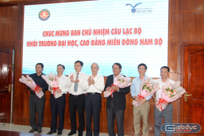 5 thành viên Ban chủ nhiệm Câu lạc bộ nhiệm kỳ lần thứ nhất