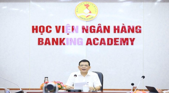 Phó Giáo sư, Tiến sĩ Đào Minh Phúc – Chủ tịch Hội đồng Học viện Ngân hàng, kiêm Chủ nhiệm Câu lạc bộ Khối đào tạo và nghiên cứu khoa học ngân hàng phát biểu khai mạc Hội thảo.