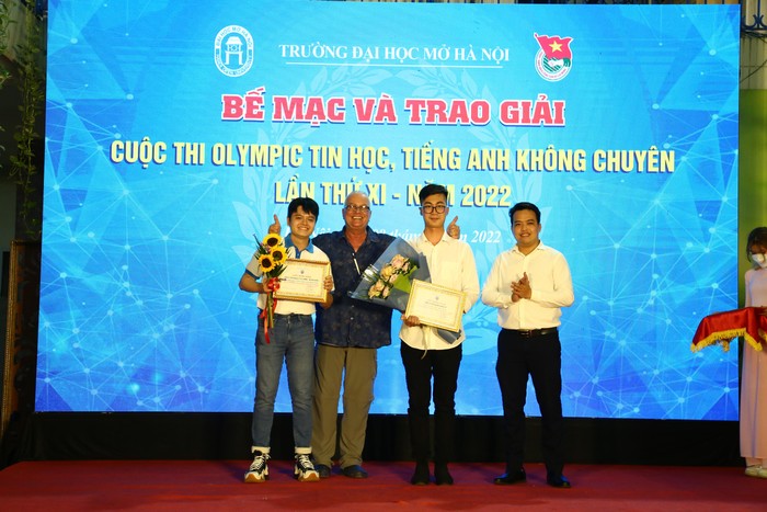 Giải Ba toàn đoàn thuộc về Khoa Kinh tế, Tài chính ngân hàng. (Ảnh: HOU)