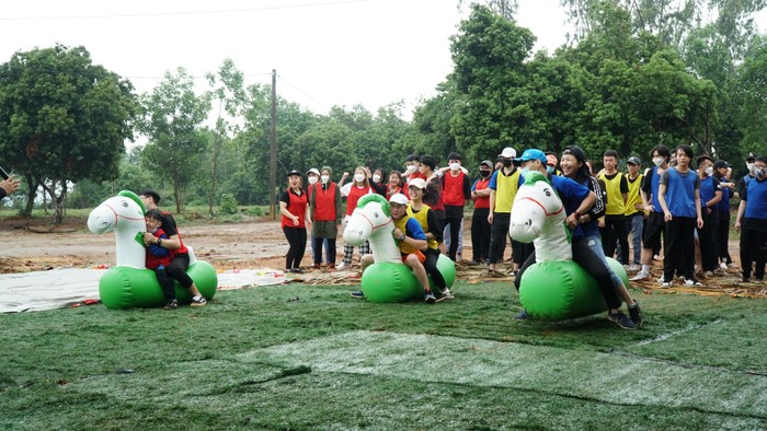 Những hoạt động, trải nghiệm thú vị giúp sinh viên gắn kết và yêu thương nhau.