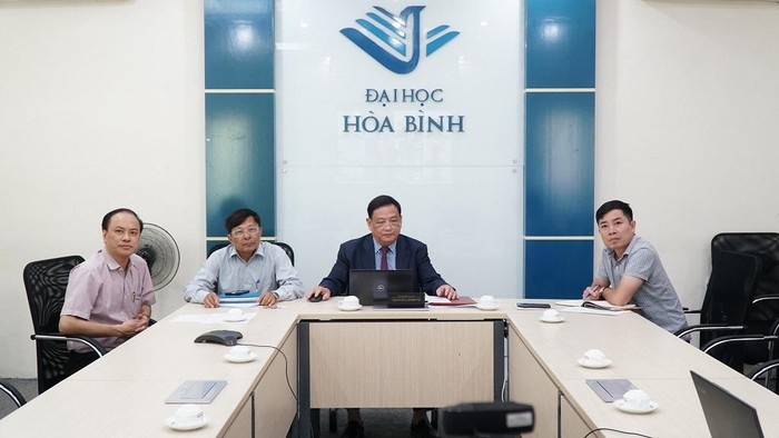 Đại diện trường Đại học Hòa Bình tham gia Lễ ký kết