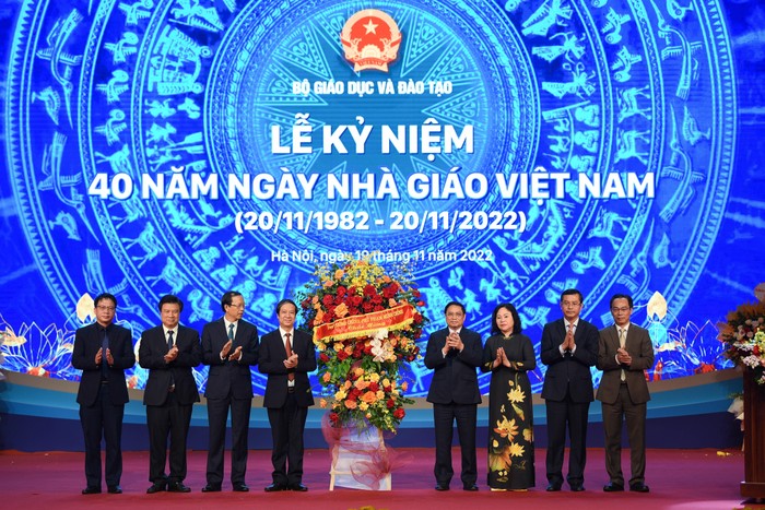 Thủ tướng Phạm Minh Chính kỳ vọng, các thầy cô giáo luôn đề cao ý thức rèn đức - luyện tài, tâm huyết, yêu nghề - yêu người. (Ảnh: Bộ Giáo dục và Đào tạo)