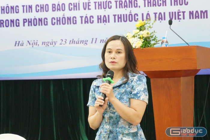 Bà Nguyễn Thị Thu Hương cho rằng, cần tăng cường xây dựng bằng chứng và vận động tăng thuế thuốc lá lên 70% giá bán lẻ các sản phẩm thuốc lá. (Ảnh: Nguyên Phương)