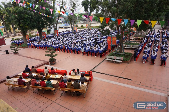 Hơn 1700 học sinh Trường Trung học phổ thông Phú Bình tham gia Hội thảo. Ảnh: Nguyên Phương