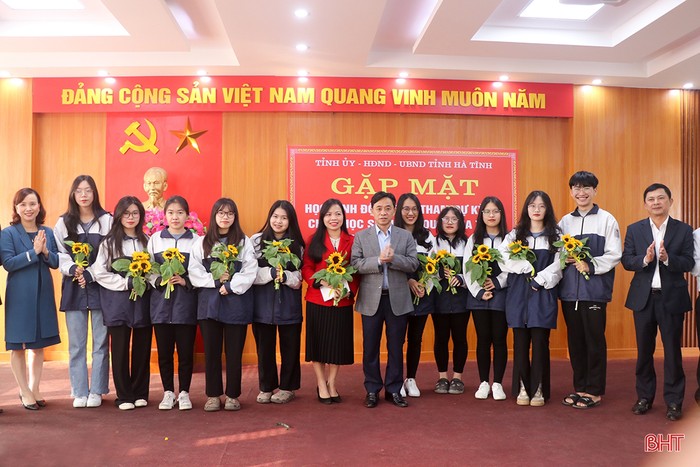 Tỉnh Hà Tĩnh gặt hái thành tích cao trong Kỳ thi Học sinh giỏi Quốc gia năm học 2022-2023. Ảnh Báo Hà Tĩnh.