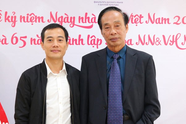 Nhà giáo Nhân dân, Giáo sư, Tiến sĩ Nguyễn Đức Chính (bên phải). Ảnh: Trường Đại học Ngoại ngữ - Đại học Quốc gia Hà Nội