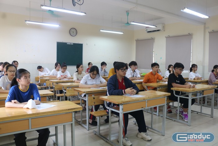 Học sinh hộ cận nghèo ở Hà Nội được miễn 100% học phí. Ảnh minh họa: PM