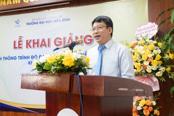 Giáo sư, Tiến sĩ Đào Văn Đông chia sẻ tại buổi lễ.