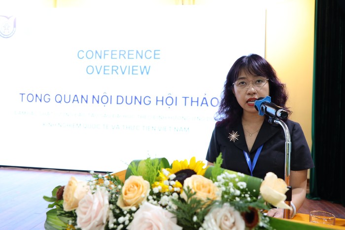 Phó Giáo sư, Tiến sĩ Nguyễn Vũ Bích Hiền chia sẻ tại Hội thảo.