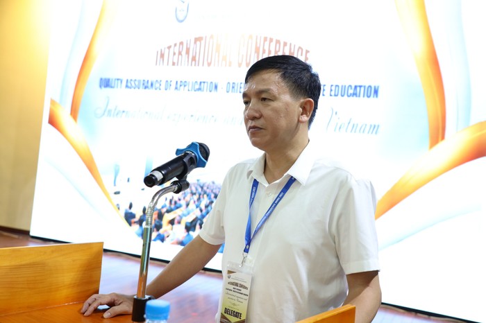 Phó Giáo sư, Tiến sĩ Phạm Quốc Khánh, Phó Cục trưởng Cục quản lý chất lượng, Bộ Giáo dục và Đào tạo phát biểu tại Hội thảo.