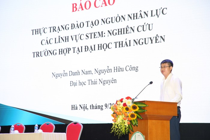 Phó Giáo sư, Tiến sĩ Nguyễn Danh Nam chia sẻ tại Hội thảo.