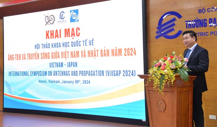 Khai mạc Hội thảo Khoa học Quốc tế về Ăng-ten và Truyền sóng giữa Việt Nam và Nhật Bản VJISAP 2024.
