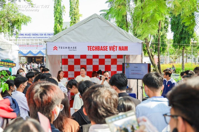 Ngày hội việc làm Công nghệ thông tin CICT Job Fair 2023 tại Trường Đại học Cần Thơ. Ảnh: NTCC