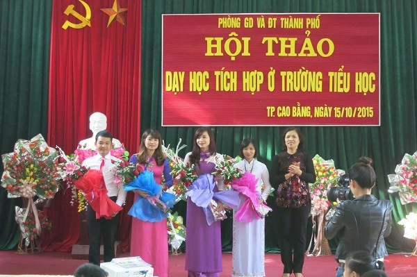 Hình ảnh về hội thảo dạy học tích hợp ở trường tiểu học. (Ảnh nguồn: Phòng giáo dục thị xã Cao Bằng)