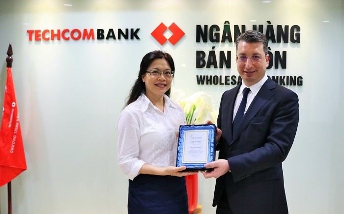 Ngân hàng Techcombank được Bank of New York Mellon trao tặng giải thưởng Thanh toán xuất sắc.