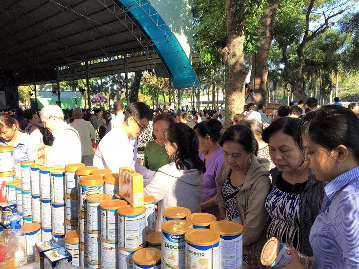 Hội thảo còn là nơi gặp gỡ, giao lưu cho người cao tuổi.