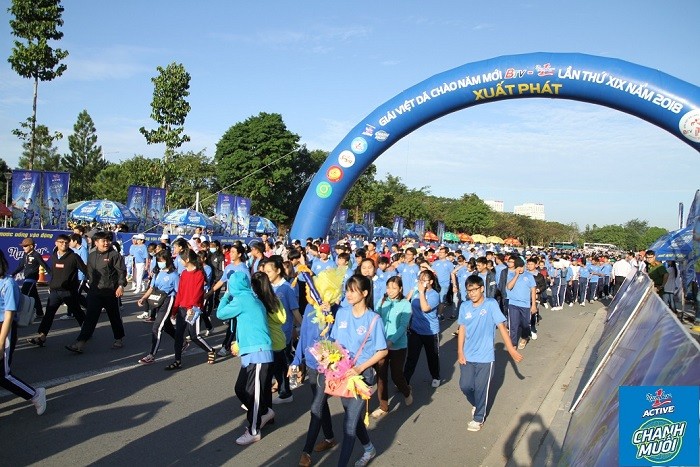 Ngày hội Việt dã Chào mừng năm mới 2018 đã thu hút hàng chục ngàn người ở mọi lứa tuổi, mọi ngành nghề, tổ chức tham dự.