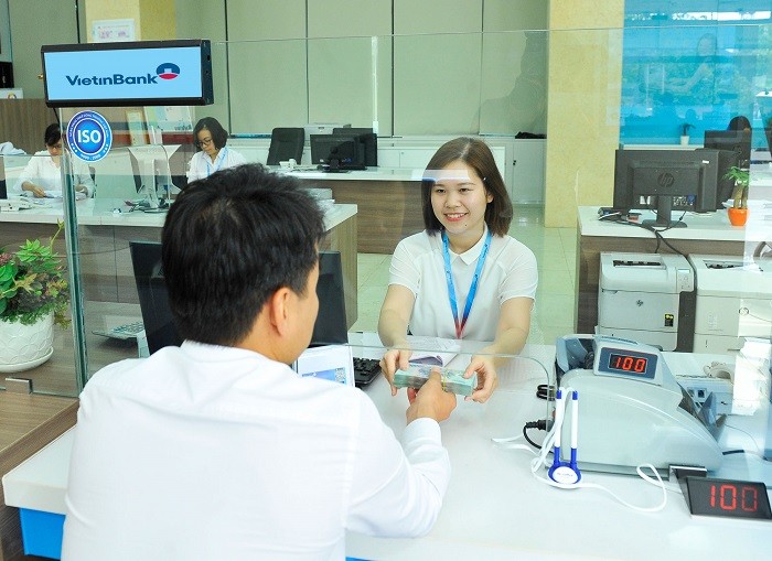 Khách hàng an tâm thực hiện những kế hoạch về tài chính khi có sự đồng hành của VietinBank.