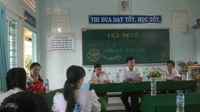 Hội nghị cán bộ công chức (Hình ảnh chỉ mang tính chất minh họa: thphuduca.pgdtamnong.edu.vn).