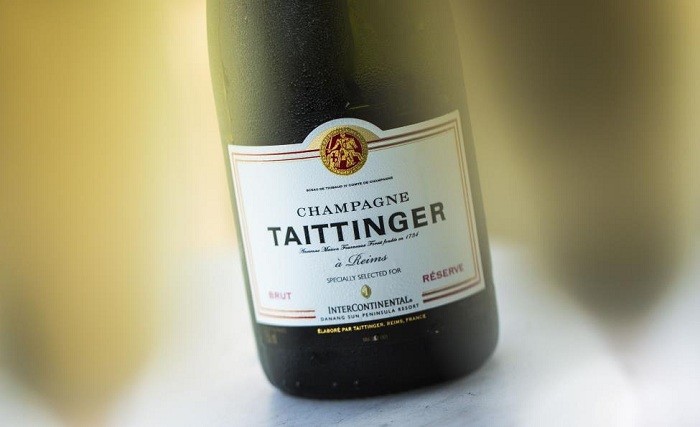 Dòng Champagne Taittinger Brut Réserve cao cấp.