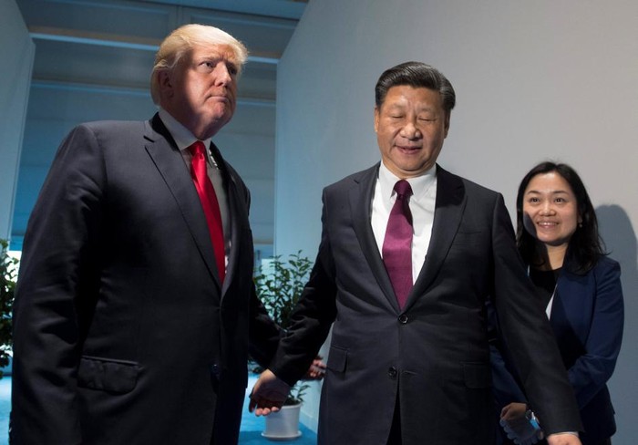 Tổng thống Mỹ Donald Trump và Chủ tịch Trung Quốc Tập Cận Bình gặp nhau bên lề G-20, ảnh: Reuters.