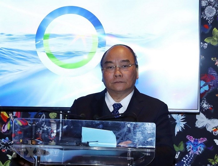 Thủ tướng Nguyễn Xuân Phúc phát biểu khai mạc phiên thảo luận với chủ đề “Cuộc gặp các nhà lãnh đạo về chương trình nghị sự hành động đại dương&quot; tại Diễn đàn Kinh tế thế giới (WEF) Davos 2019. (Ảnh: TTXVN).