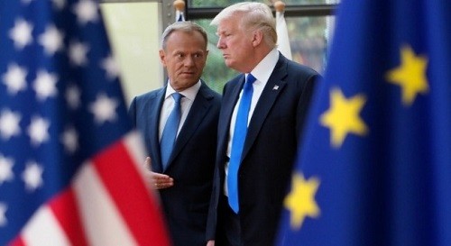 Chủ tịch Hội đồng châu Âu Donald Tusk (trái) cho rằng nước Mỹ sẽ không có đồng minh nào tốt hơn châu Âu&quot; (Ảnh: CNBC)