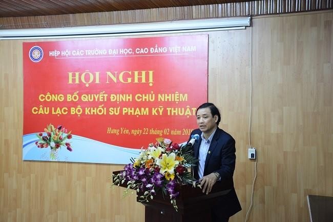 Giáo sư, Tiến sĩ Trần Trung – Nguyên Bí thư Đảng ủy, Nguyên Hiệu trưởng Trường Đại học sư phạm kĩ thuật Hưng Yên, nguyên Chủ nhiệm Câu lạc bộ.