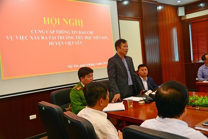 Ngày 06/3/2019, tại trụ sở Ủy ban nhân dân huyện Việt Yên đã tổ chức thông cáo báo chí về vụ việc giáo viên D.T.M, Trường tiểu học Tiên Sơn, huyện Việt Yên, tỉnh Bắc Giang nghi có hành vi xâm phạm học sinh. Ảnh: Công Tiến