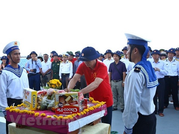 Đã 31 năm kể từ ngày xảy ra trận hải chiến Gạc Ma ngày 14/3/1988, trong trận đấu không cân sức đó, 64 chiến sỹ đã anh dũng hy sinh để chống lại quân xâm lược nhằm bảo vệ toàn vẹn chủ quyền biển đảo thiêng liêng của Tổ quốc (Ảnh: Hồng Kiều/ Vietnam+).