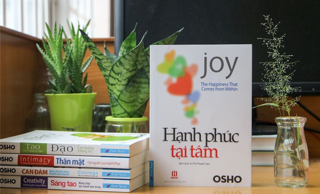 Cuốn &quot;Hạnh phúc tại tâm&quot; của tác giả Osho (Ảnh: tác giả cung cấp).