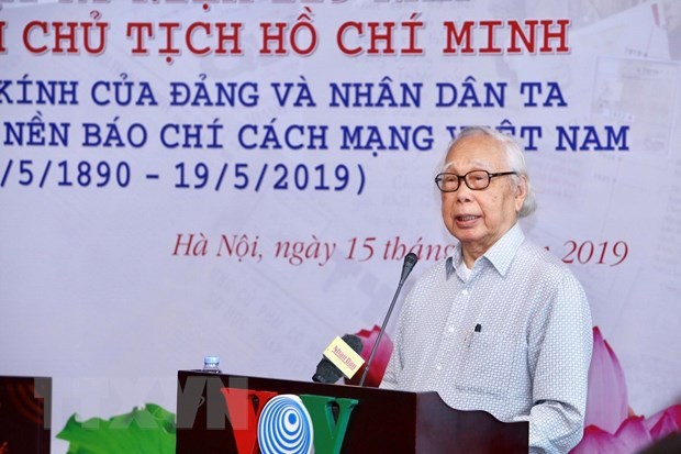 Nhà báo, Nhà văn lão thành Phan Quang, tác giả của cuốn sách &apos;Bác Hồ - Người có nhiều duyên nợ với báo chí&apos; phát biểu tại Lễ ra mắt. (Ảnh: Minh Quyết/TTXVN)