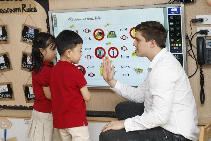 Phonics được đánh giá cao bởi các chuyên gia nhờ sự hiệu quả vượt trội so với phương pháp dạy học truyền thống.