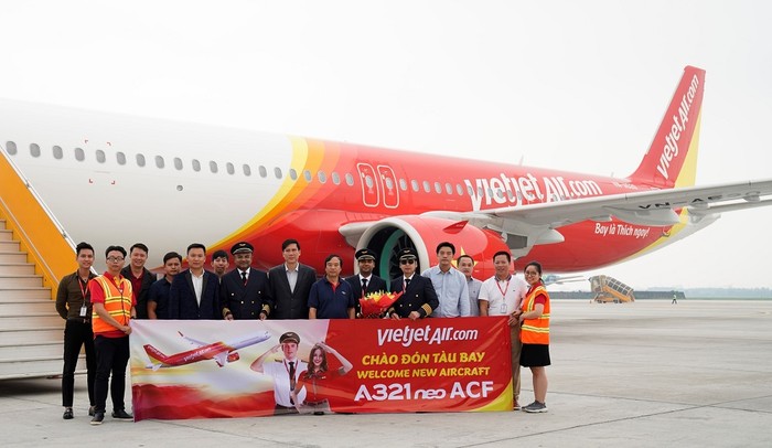 Tàu bay A321neo ACF 240 của Vietjet.