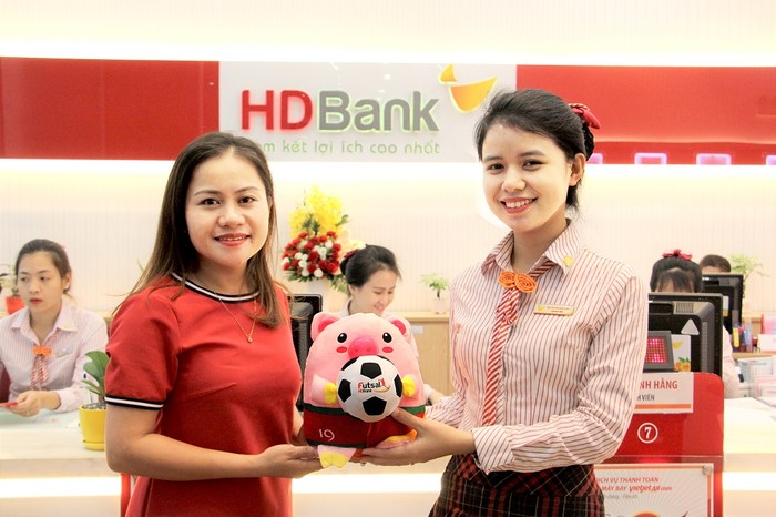 Gửi tiết kiệm nhận quà hấp dẫn, đồng hành cùng giải Futsal HDBank Đông Nam Á.