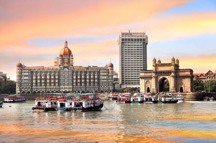 Cổng Ấn Độ ( Gateway of India) công trình kiến trúc hấp dẫn du khách hàng đầu của Mumbai.