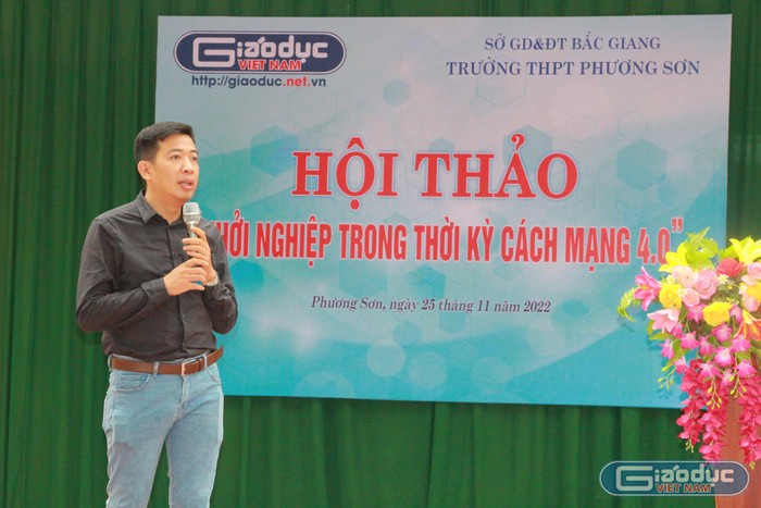 Nhà văn, nhà báo Hoàng Anh Tú chia sẻ tại Hội thảo.