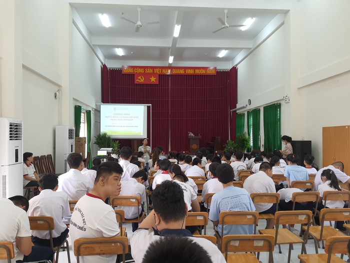 Tiết học ngoại khóa của học sinh Trường Phổ thông đặc biệt Nguyễn Đình Chiểu. (Ảnh: Website nhà trường).