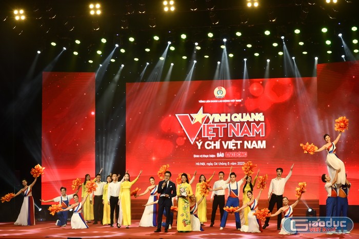 Tiết mục văn nghệ chào mừng Chương trình Vinh quang Việt Nam năm 2023. Ảnh: Ngọc Mai