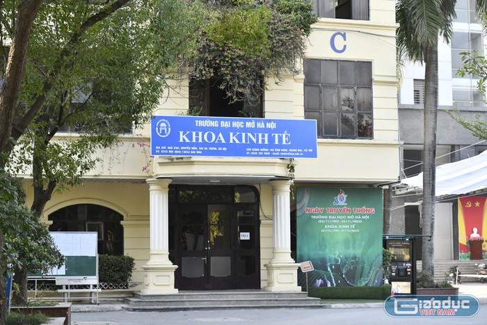 Giảng đường Khoa Kinh tế, Trường Đại học Mở Hà Nội ở số 193 Vĩnh Hưng. Ảnh: Ngọc Huệ