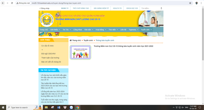 Trong danh mục “Tuyển sinh” trên website của nhà trường, chỉ có thông báo tuyển sinh năm học 2021-2022 nhưng trong đó cũng không có thông tin nào đề cập đến học phí của năm tuyển sinh. (Ảnh chụp màn hình ngày 3/6/2024)