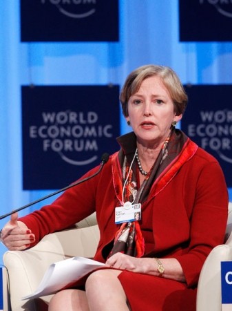 6. Ellen Kullman – CEO hãng Dupont Tiền thù lao năm 2011: 15.926.631 USD Lương và thưởng tiền mặt: 1.332.500 USD Thưởng cổ phiếu và các khoản khác: 7.991.927 USD Đảm nhận chức vụ CEO từ: Tháng 1/2009